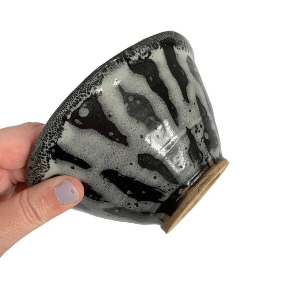 Amateur Pottery Small Bowl Stripe Glazed - Picture 4 of 11